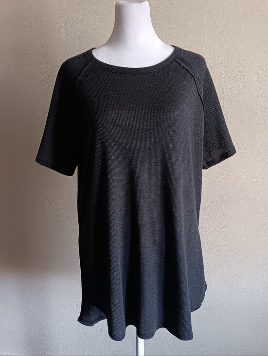 Zenana Outfitters Tops - Zenana Charcoal Short Sleeve Knit Long Tunic Top Size Large, Slouchy Dark Gray